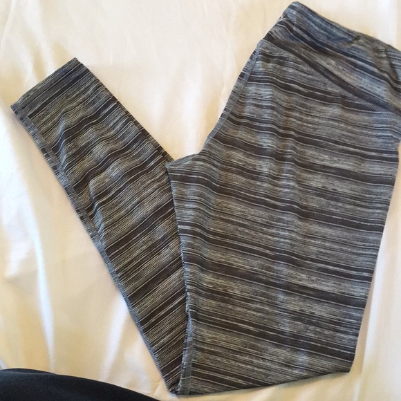 Old navy active full length - Picture 1 of 3